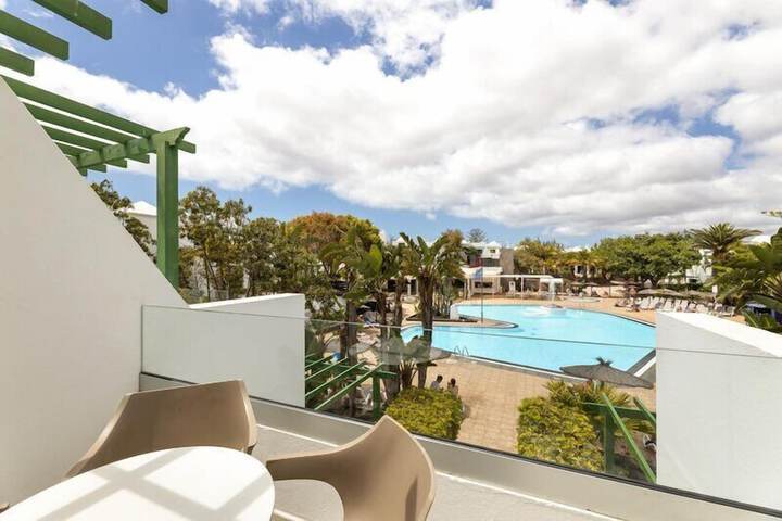 Hotel Pool