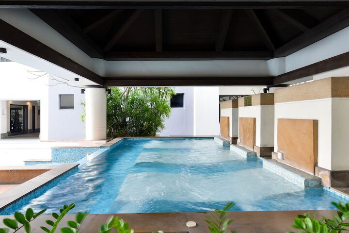 Pool 40 of 125