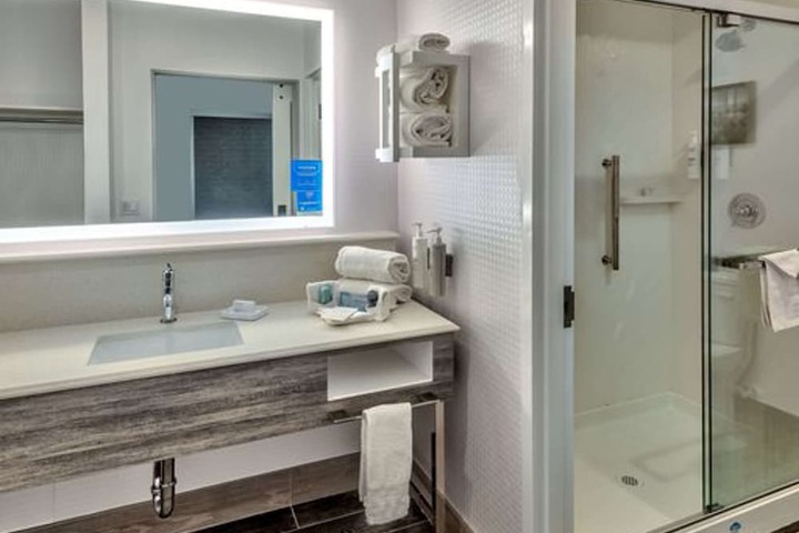 Bathroom shower