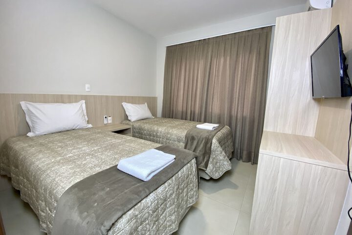 Room 4 of 84