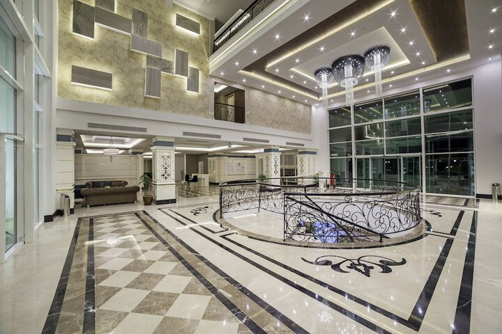 Entrance & Lobby