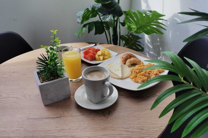 Breakfast/Coffee Service 36 of 38