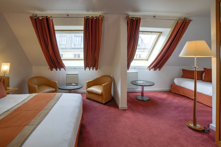 Room 21 of 62