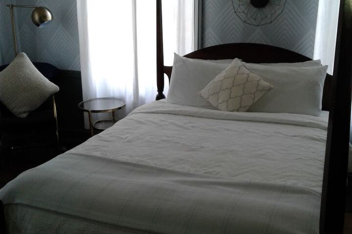 Room 14 of 42