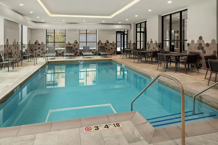 Hotel with Pool