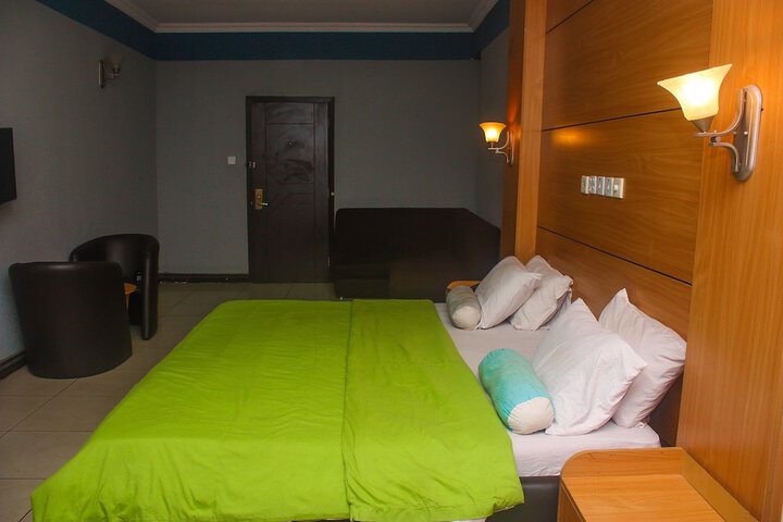 Room 18 of 35