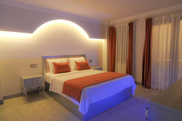 Room 5 of 73