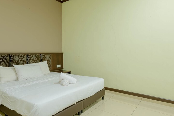 Room 17 of 35