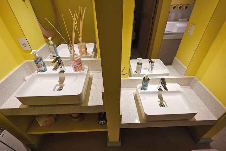 Room 60 of 75