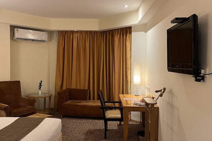 Room 42 of 76