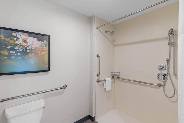 Room 7 of 65