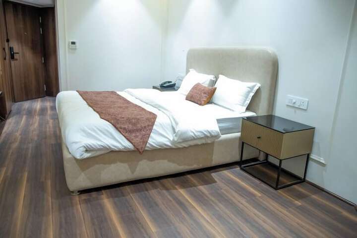 Room 15 of 29