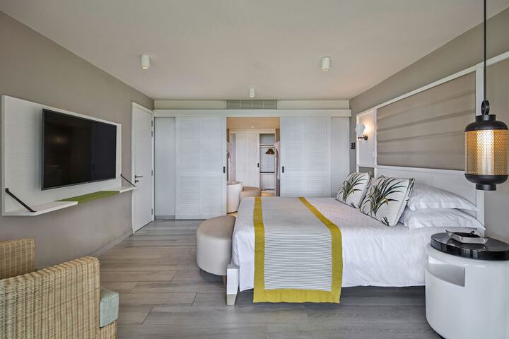 Room 27 of 147