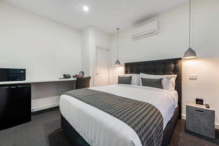 Room 9 of 30