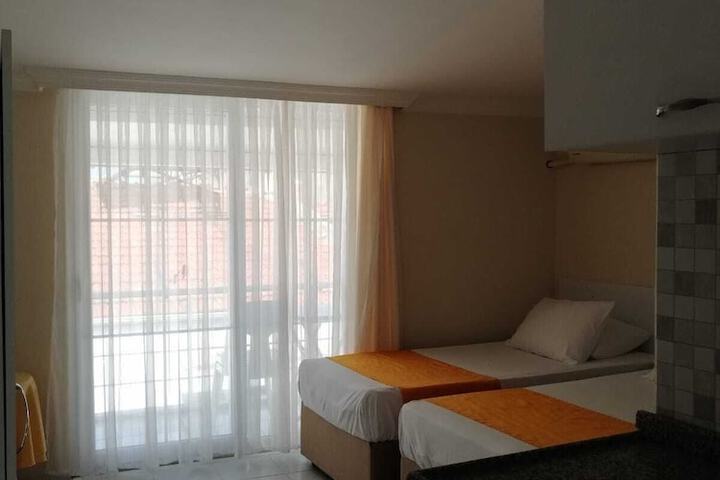 Room 6 of 31