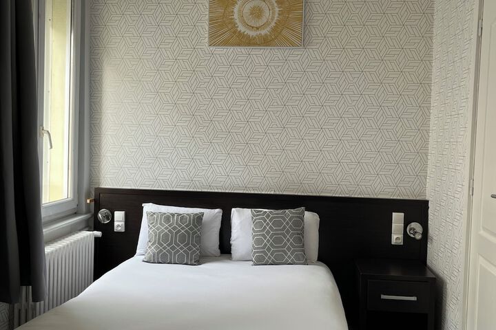 Room 15 of 50