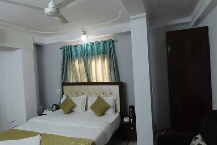 Room 5 of 26
