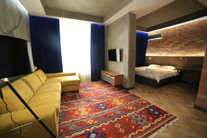 Room 4 of 117