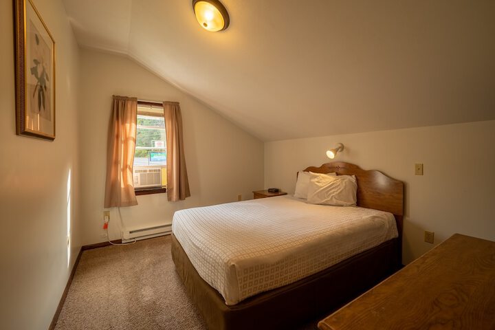 Room 26 of 83