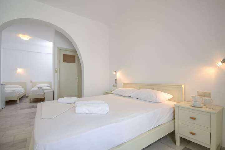 Room 2 of 107