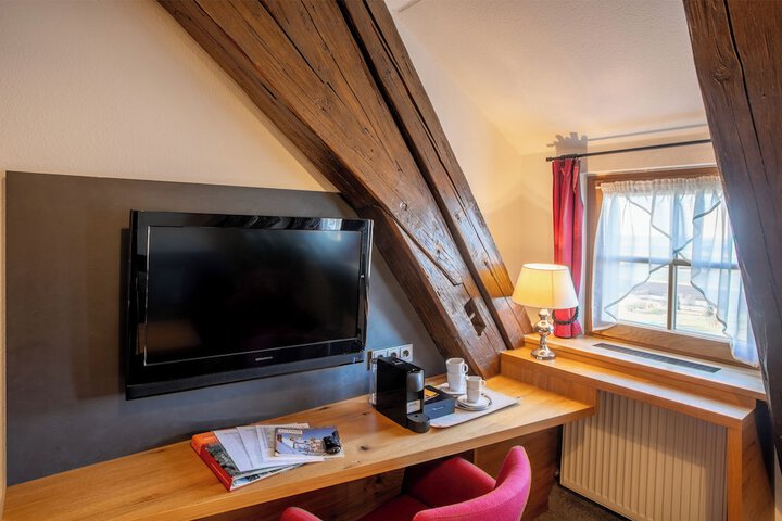 Room 37 of 146
