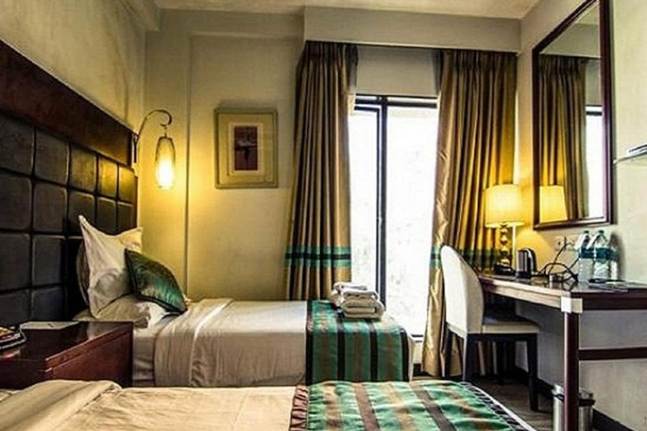 Room 30 of 151