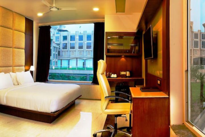 Room 7 of 36