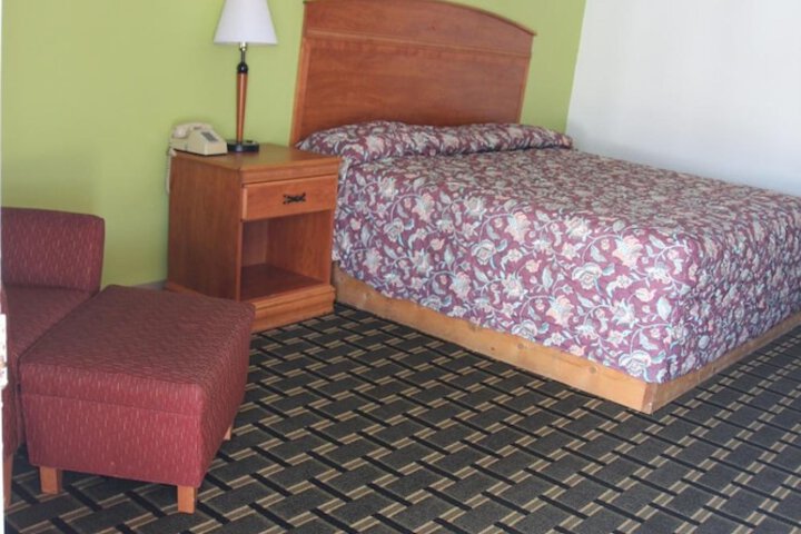 Room 18 of 23
