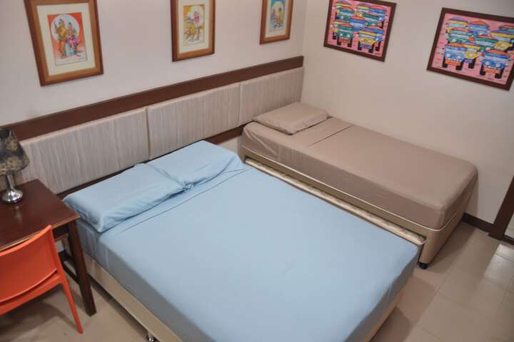 Room 3 of 43