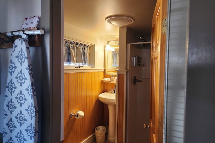Room 211 of 259