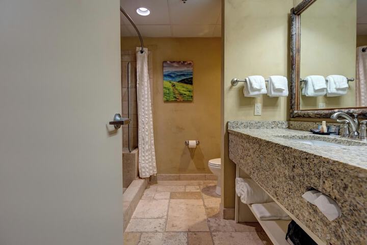 Room 12 of 20