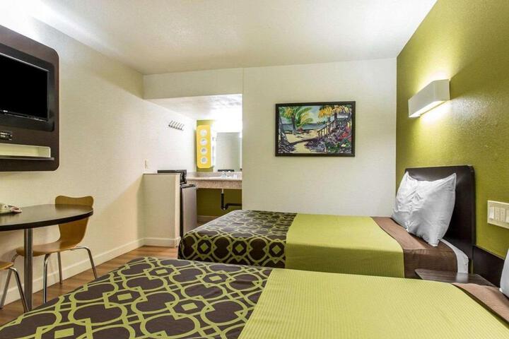 2 Double Beds (1 of 9)