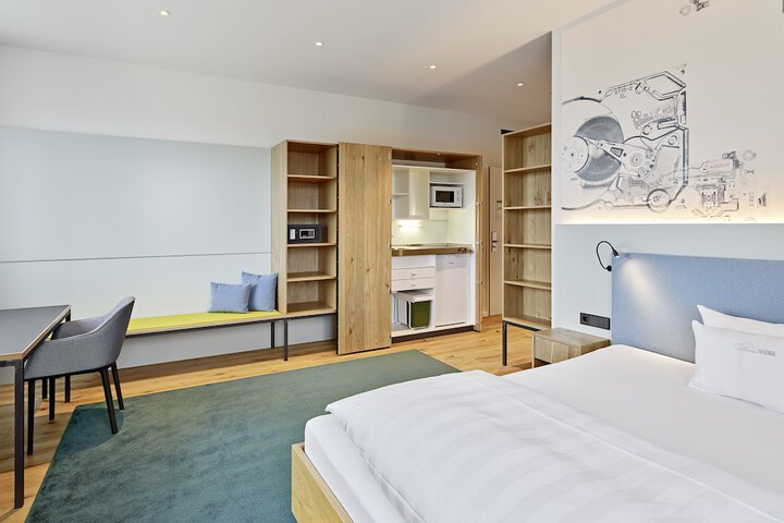 Room 10 of 46
