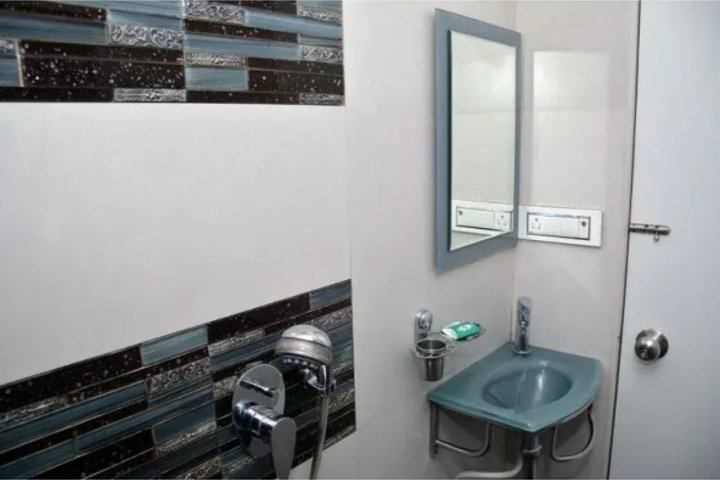 Room 7 of 11