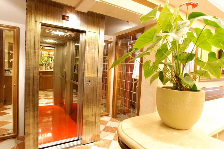 Elevator