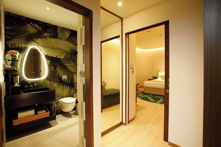 Room 11 of 20
