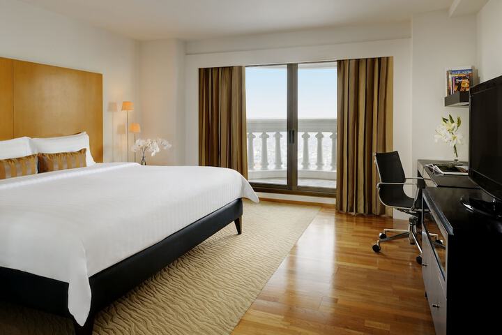 Room 14 of 206