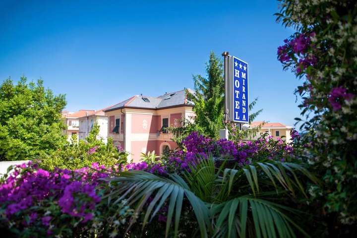 Hotel 59 of 61