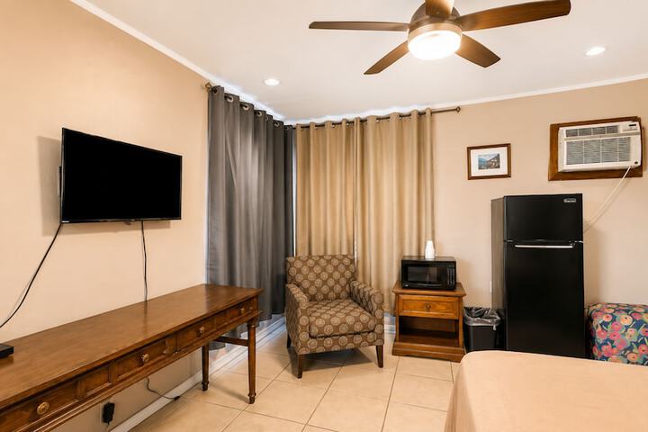 Room 4 of 55