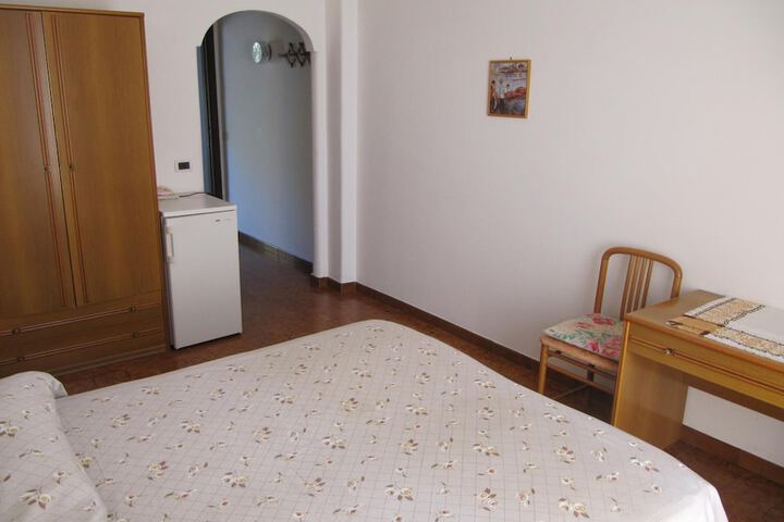 Room 17 of 60