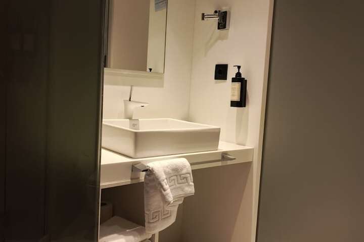 Room 63 of 97