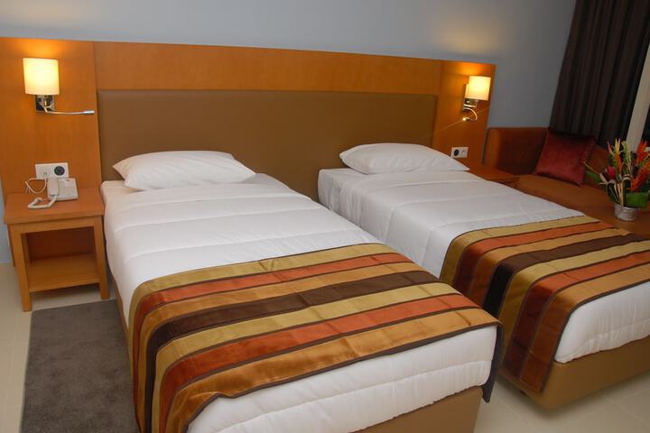 Room 3 of 43