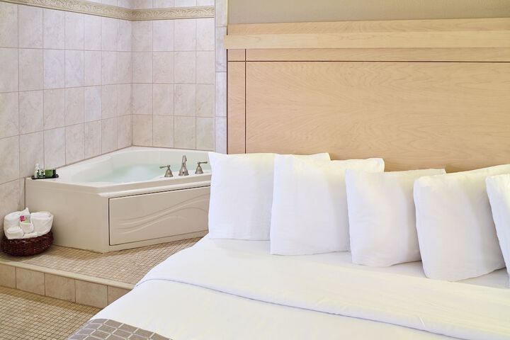Jetted tub
