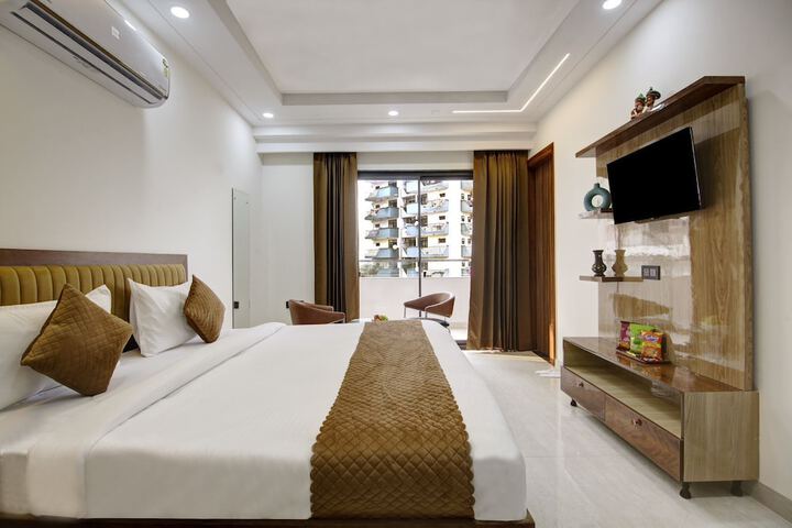 Room 25 of 47