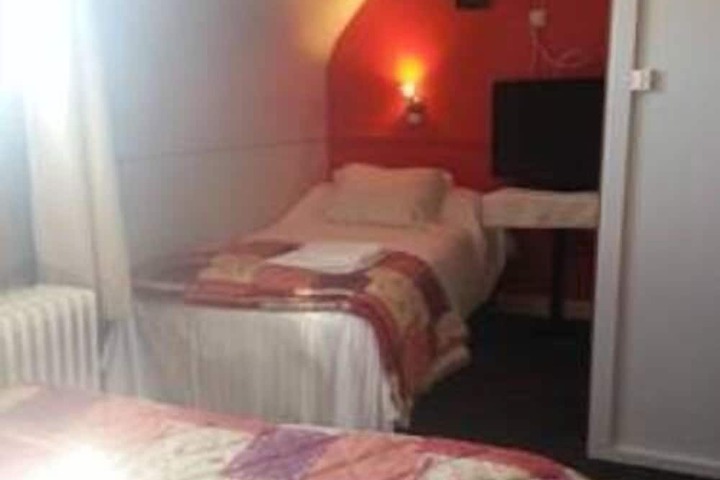 Room 6 of 25