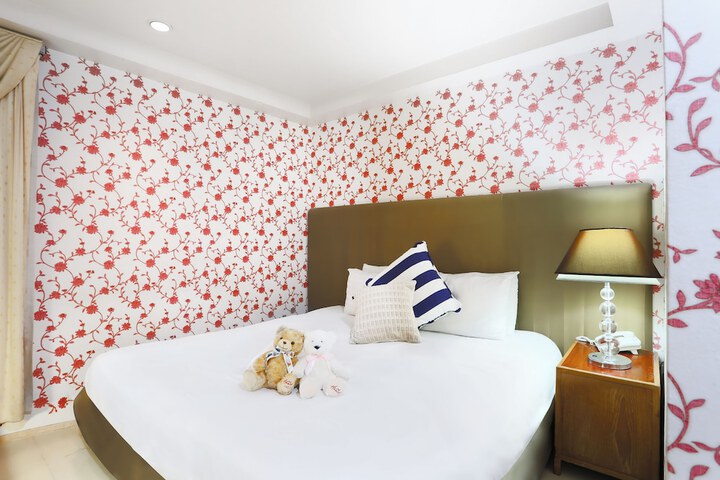 Room 5 of 70