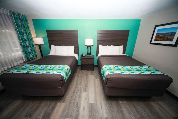2 Double Beds (6 of 16)