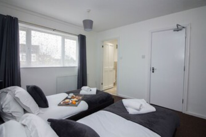 Room 12 of 27