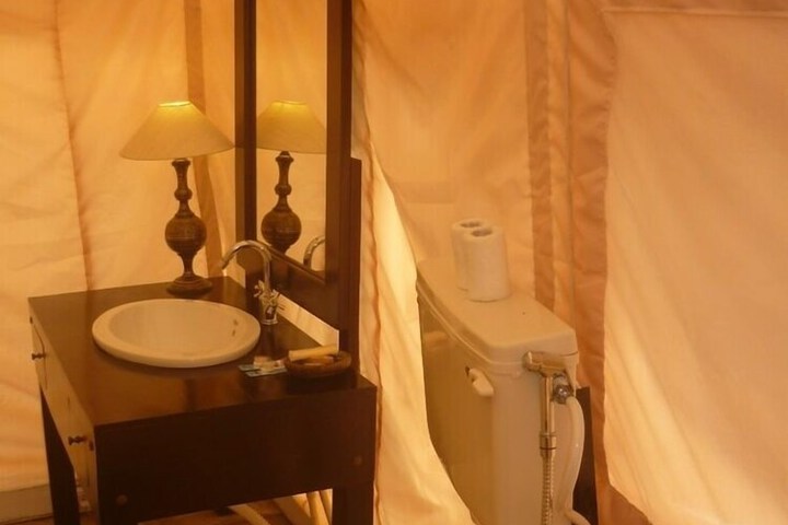 Room 73 of 193