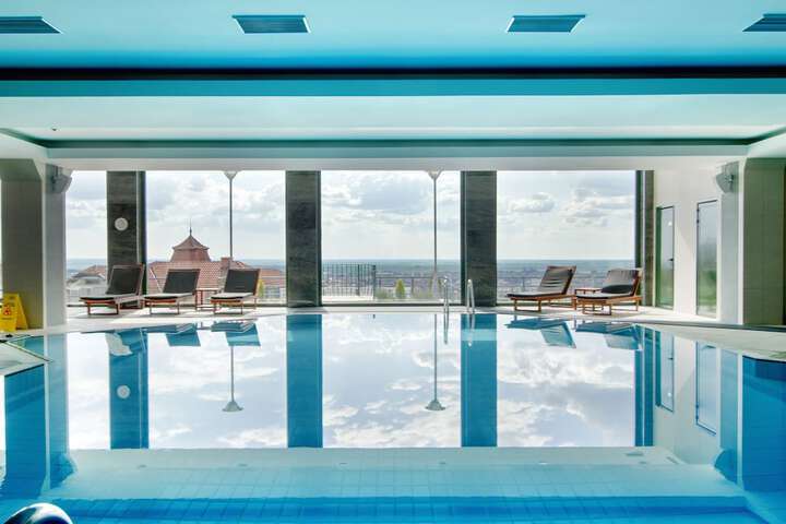 Hotel with Pool